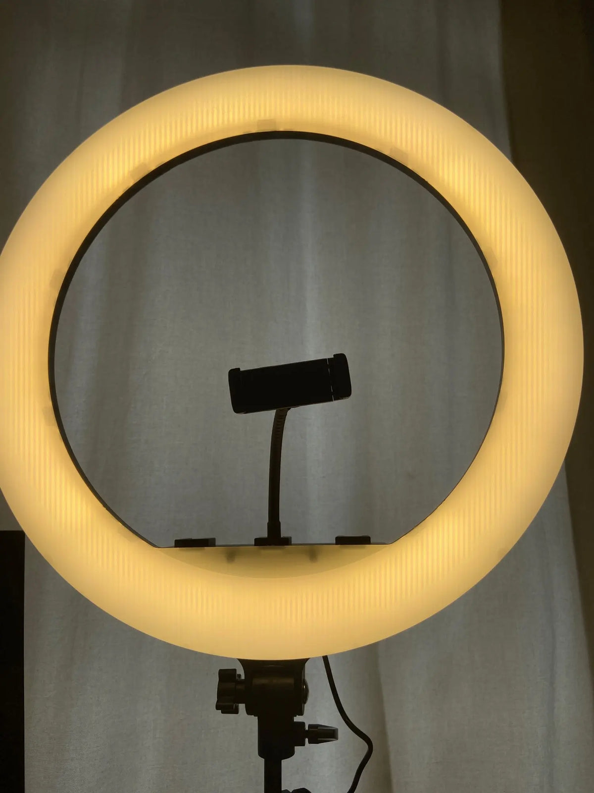 18" 50W LED Ring Light Annular Lamp Bi-color Ring Lamp + Remote Control for Video YouTube Ringlight Makeup Light with Tripod