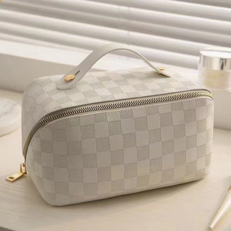 Cross-border High Quality PU Leather Cloud Pillow Cosmetic Bag Large Capacity Portable Cosmetic Case Travel Wash Bag Portable